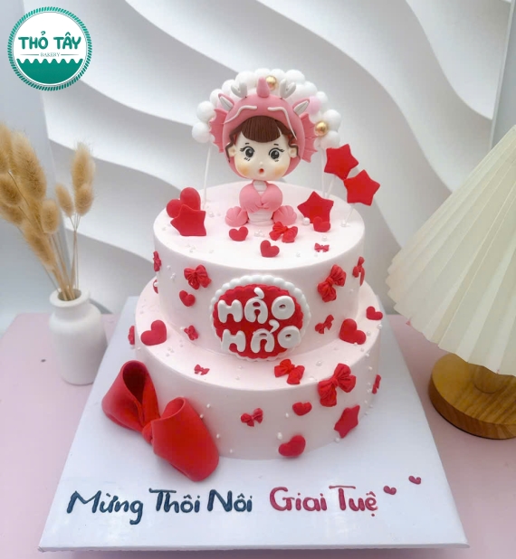 Mẫu bánh đầy tháng dành cho bé gái tone đỏ