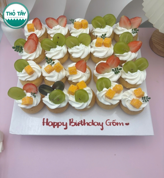 Bánh su dai trang trí làm theo yêu cầu-giao ở thới long ô môn