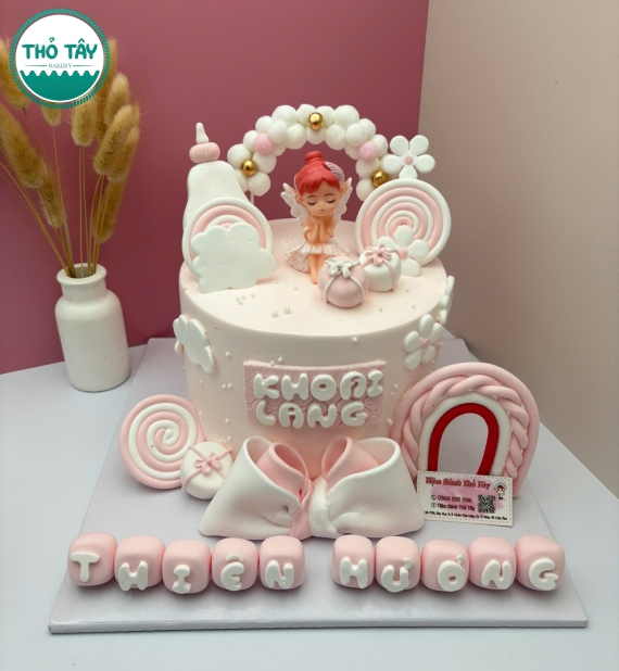 Bánh Kem thôi nôi dành cho bé gái tone hồng -bánh kem Thỏ Tây