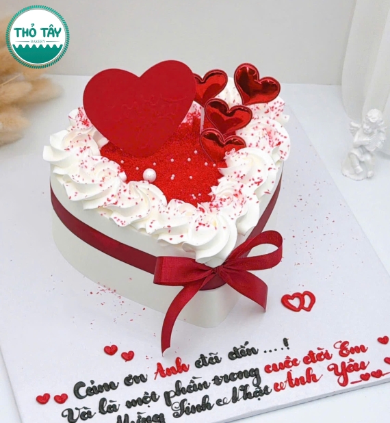 Bánh Kem nữ hình trái tim kèm lời chúc
