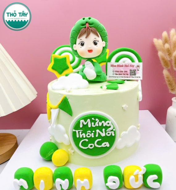 Bánh thôi nôi dành cho bé rắn tuổi tỵ