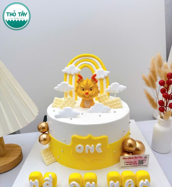 Bánh kem thôi nôi tuổi rồng dành cho bé trai 