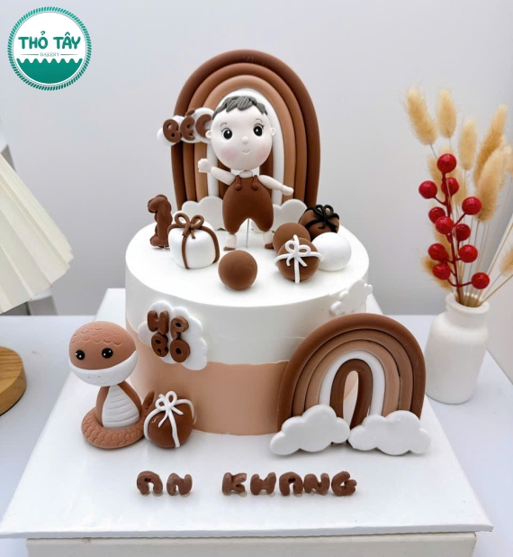 Bánh kem thôi nôi tuổi rắn dành cho bé trai