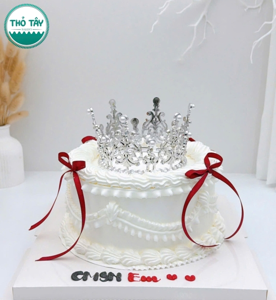 Bánh kem vương miện xinh sắn dành cho nữ