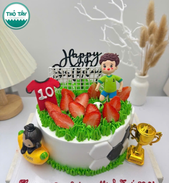 Bánh kem dành cho bé trai mừng con lên 4 tuổi yêu thích đá bóng