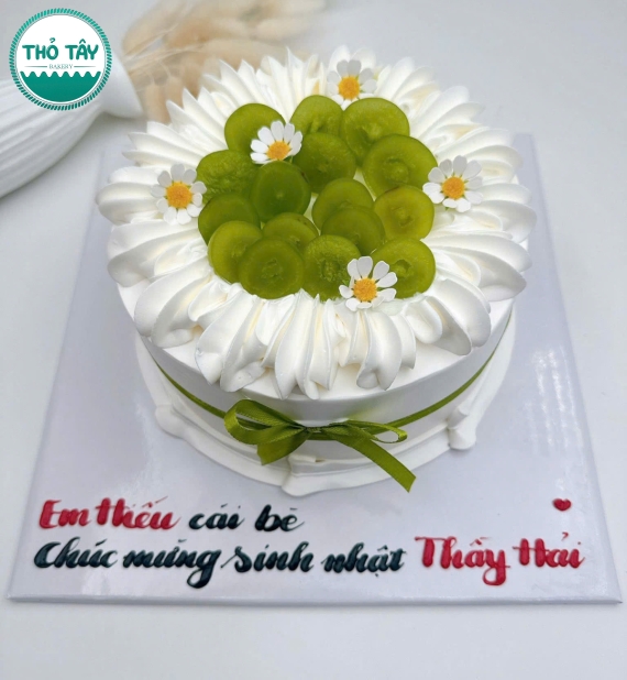 Bánh Kem trái cây mix nho xanh hot tone trắng