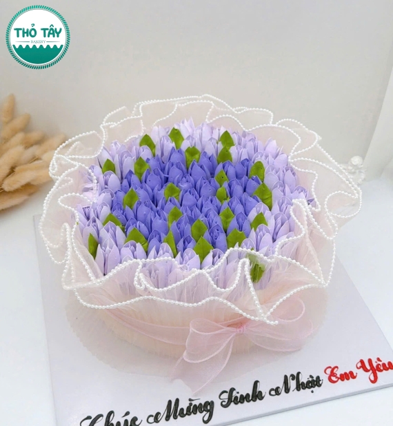Bánh Kem dành cho nữ tạo hình bó hoa tulip