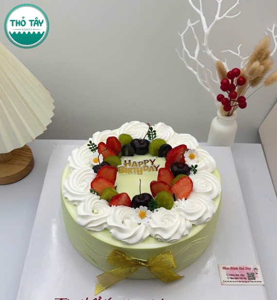 Bánh Kem trái cây tặng toàn thể lớp học