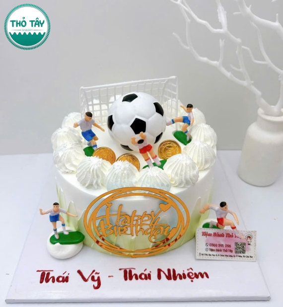 Bánh kem dành cho bé trai yêu bóng đá lên 6 tuổi 