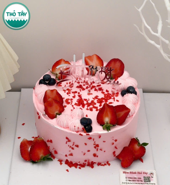 Bánh Kem trái cây tone hồng mix dâu tây