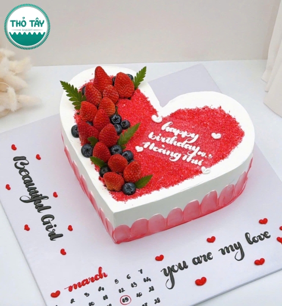 Bánh Kem trái cây trái tim mẫu bánh tone đỏ