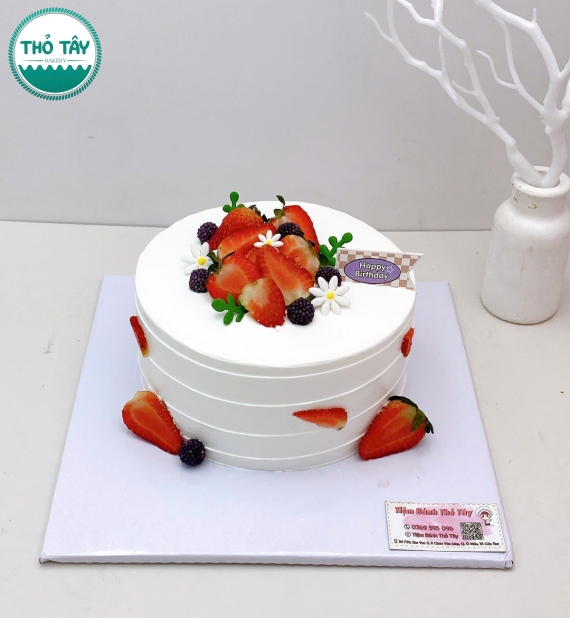 Bánh Kem trái cây mix dâu tây hot tại thới long