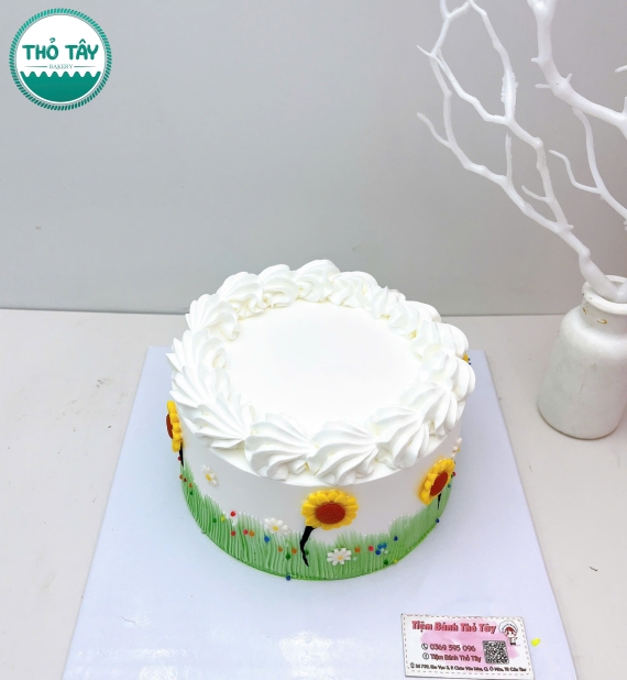 Bánh Kem chúc mừng sinh nhật bạn tone trắng