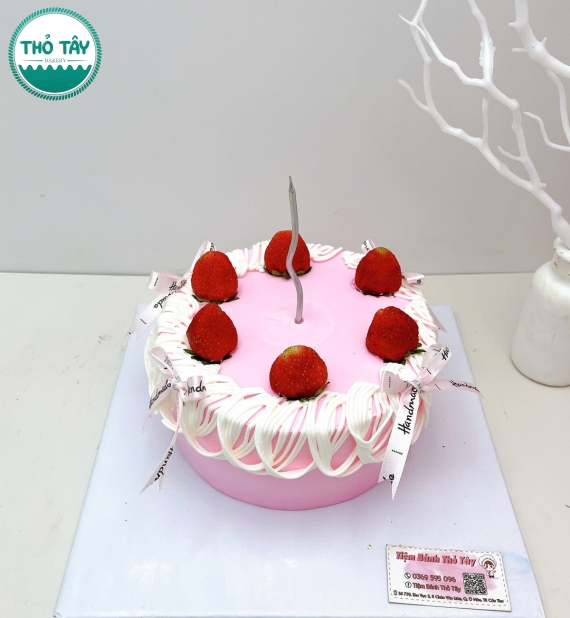 Bánh Kem trái cây mix dâu tây hot Tại Ô Môn