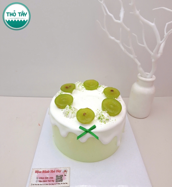 Bánh Kem trái cây mix trái cây nho xanh 