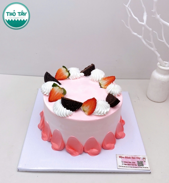 Bánh Kem tone hồng mix trái cây tươi 