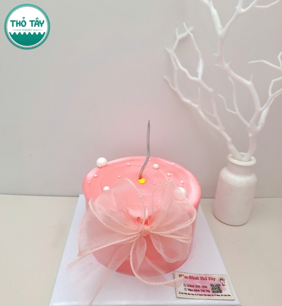 Bánh Kem kèm nơ hồng xinh sắn