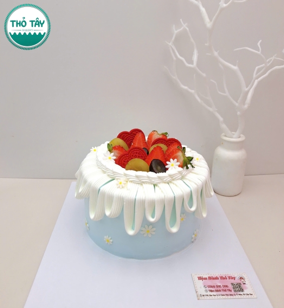 Bánh Kem Trái Cây tone xanh dương  kết hợp dâu tây 