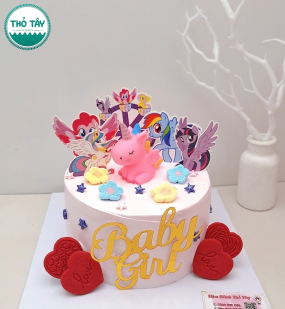 Bánh Kem dành cho bé gái tone hồng mix phụ kiện theo yêu cầu