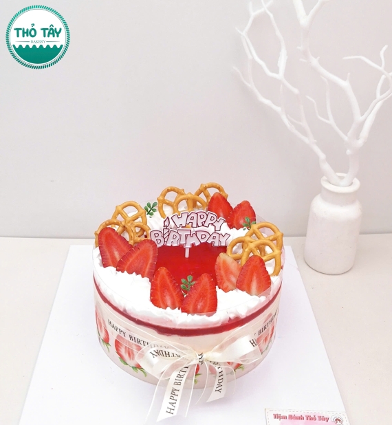 Bánh mousse mix dâu tây theo yêu cầu 