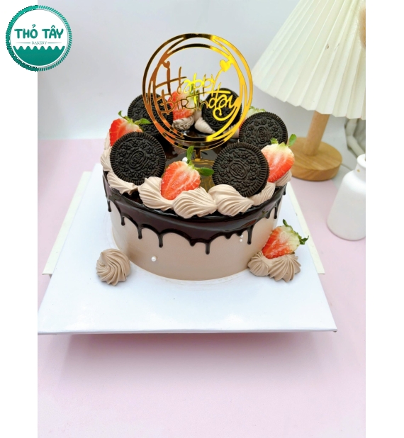 Bánh Kem trái cây phủ đầy socola