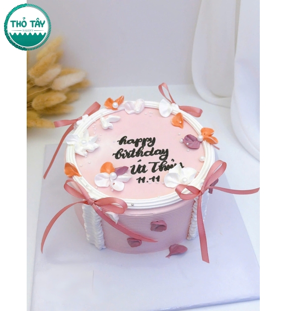 Bánh kem tone hồng xinh cho bé gái