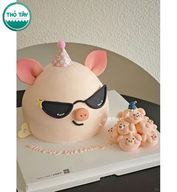 Bánh kem style Hàn Quốc-chú heo hồng ngầu đeo kính