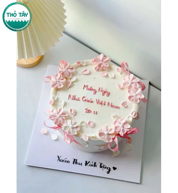 Bánh Kem dành tặng 20/11 vẻ hoa đơn giản