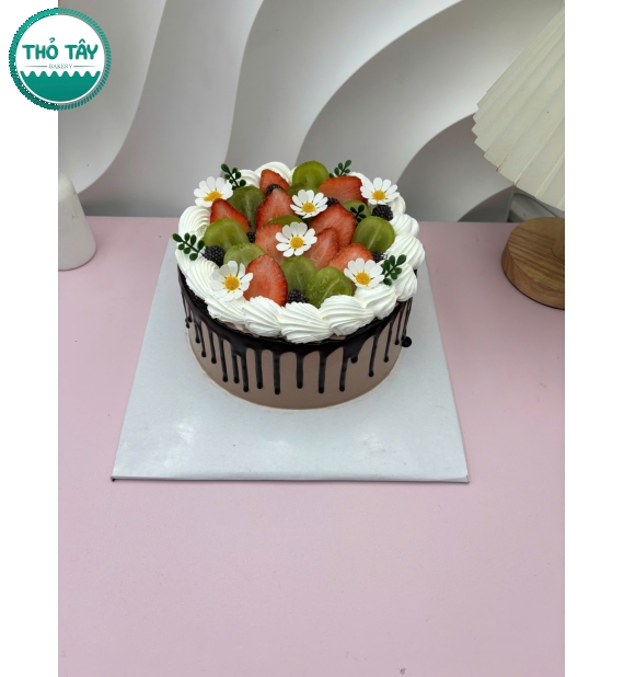 Bánh Kem trái cây hot 2025 trang trí dâu tây nho tươi
