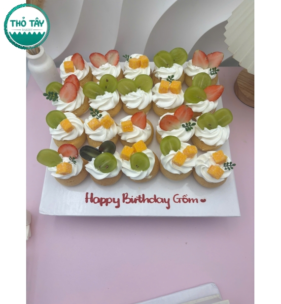 Bánh su dai trang trí làm theo yêu cầu-giao ở thới long ô môn