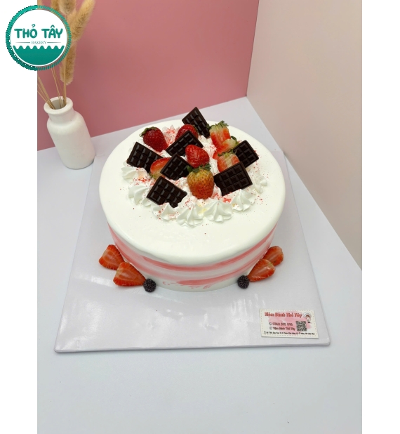 Bánh Kem trái cây mix thanh sô cô la