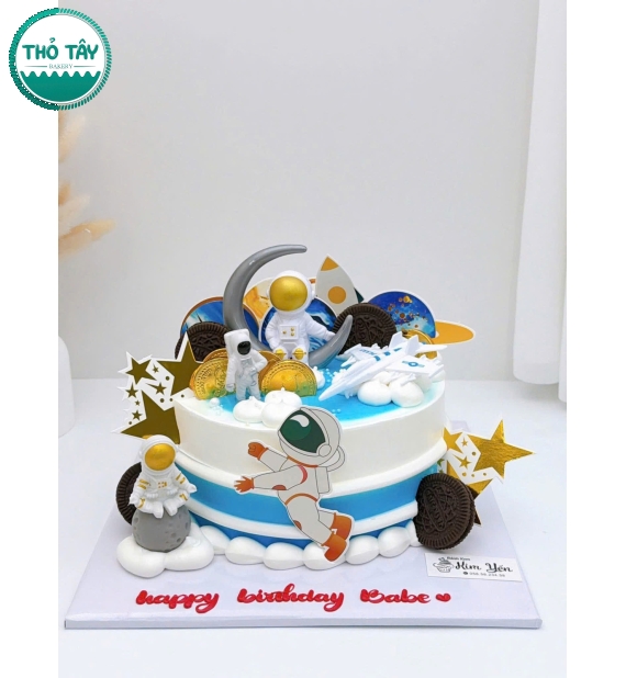 Bánh kem cho bé trai yêu thích phi hành gia