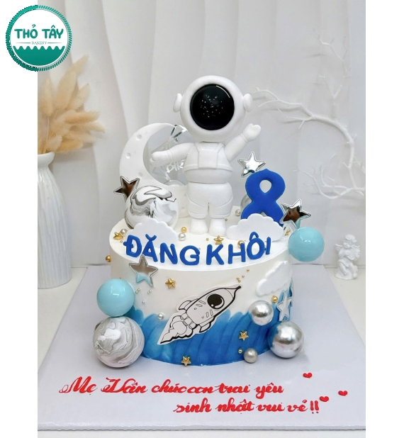 Bánh kem dành cho bé trai 2 tầng yêu thích phi hành gia