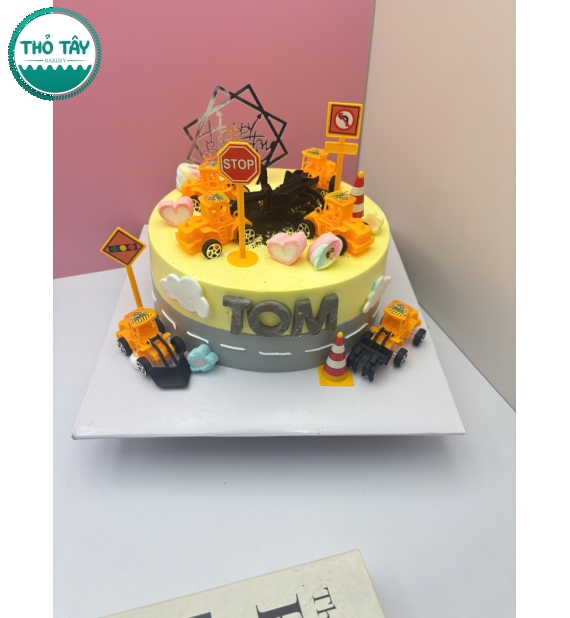Bánh kem dành cho bé trai yêu thích công trình