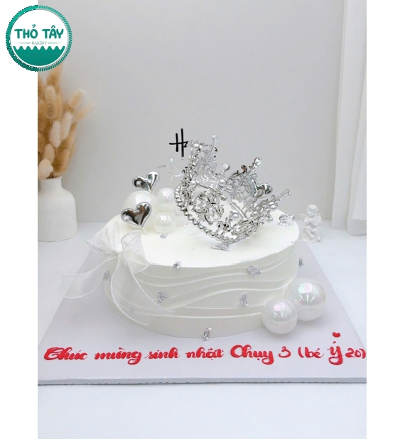 Bánh Kem tone trắng đơn giản dành cho nữ