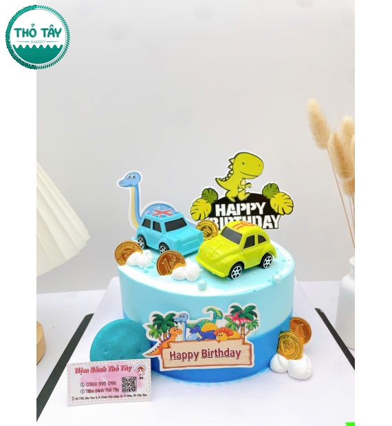 Bánh kem dành cho bé trai trang trí khủng long và xe ô tô