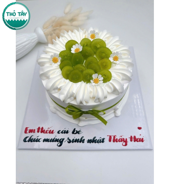 Bánh Kem trái cây mix nho xanh hot tone trắng