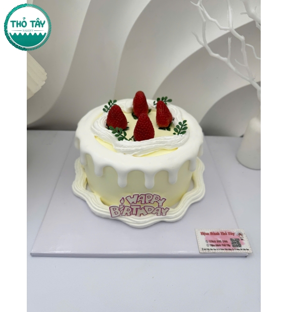 Mẫu bánh trái cây mix với dâu tây