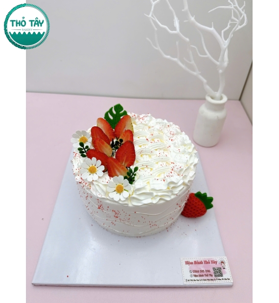 Bánh Kem trái cây hot tại Cần Thơ mix dâu tây