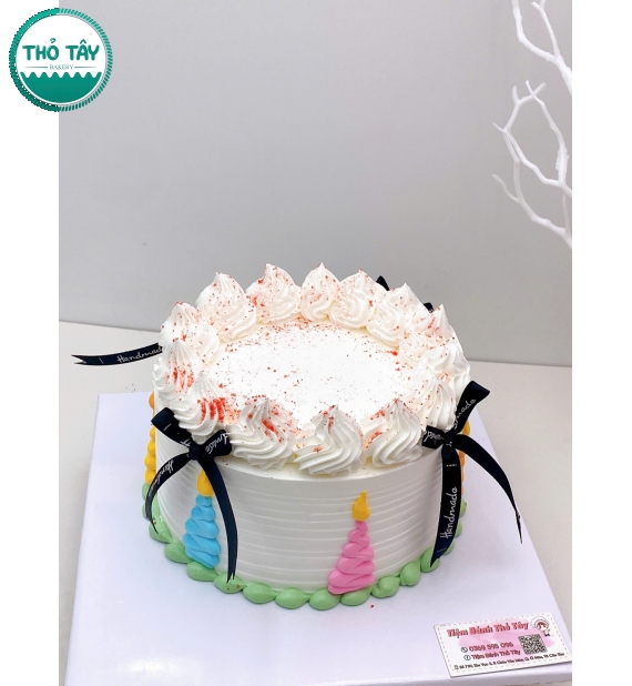 Mẫu bánh tặng sinh nhật dành cho con lên 18 tuổi 