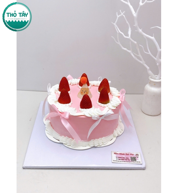 Bánh Kem trái cây mix dâu tây tone hồng 