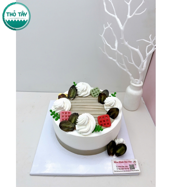 Bánh Kem trái cây mix trái cây nho đen theo yêu cầu 